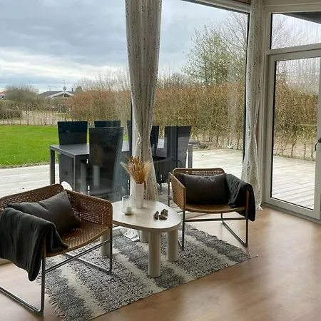 Modern Near Binderup