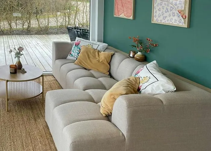 Modern Near Binderup