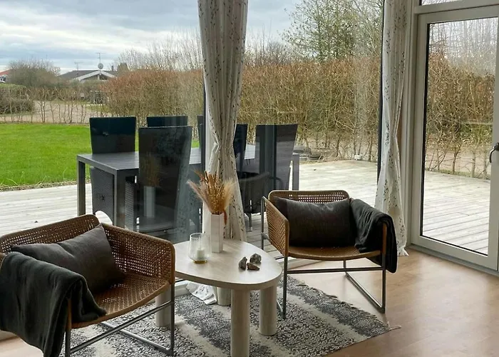 Modern Near Binderup